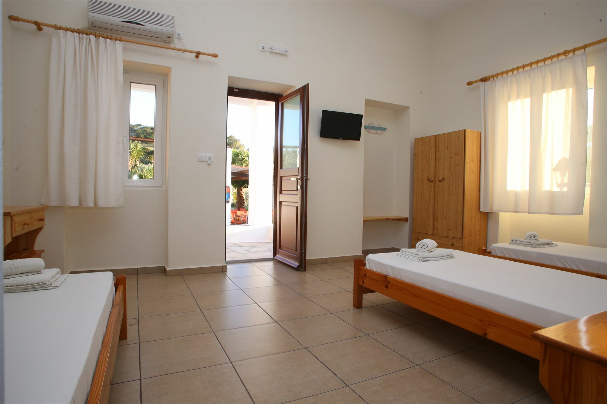 Oasis Rooms & Studios In Galissas Exterior foto